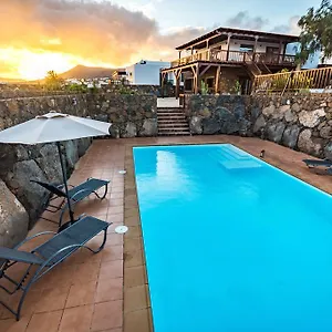 https://villa-alcalde.puertodelcarmen-hotels.org