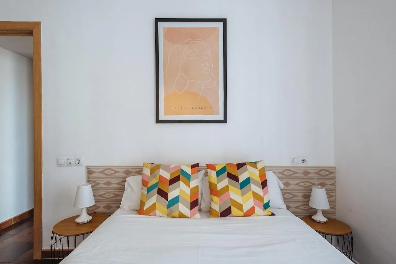 Homeyseville- Bright Apartment At Santa Cruz 6 Pax, Parking Optional Sevilha