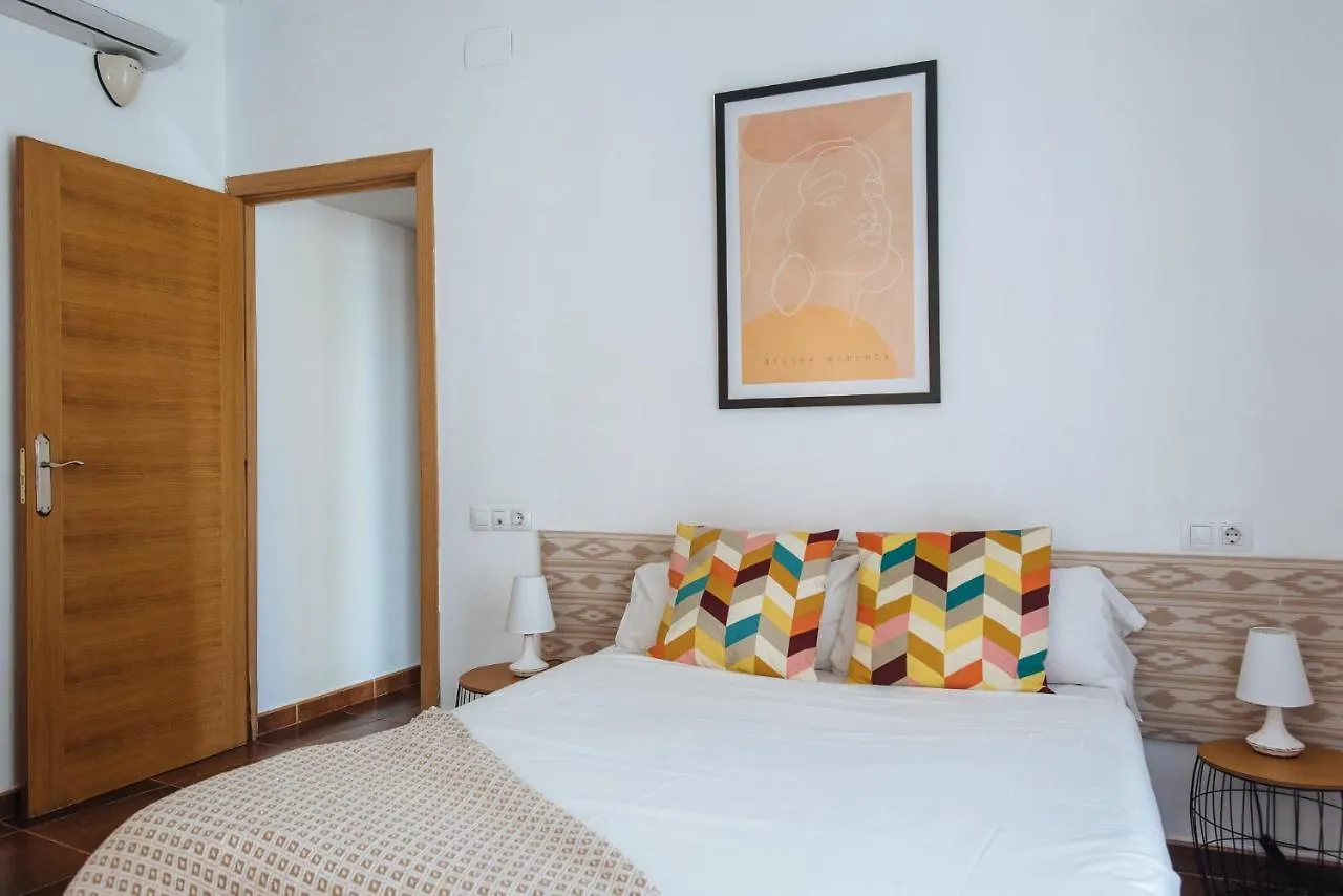 Homeyseville- Bright Apartment At Santa Cruz 6 Pax, Parking Optional 0*, Sewilla Hiszpania