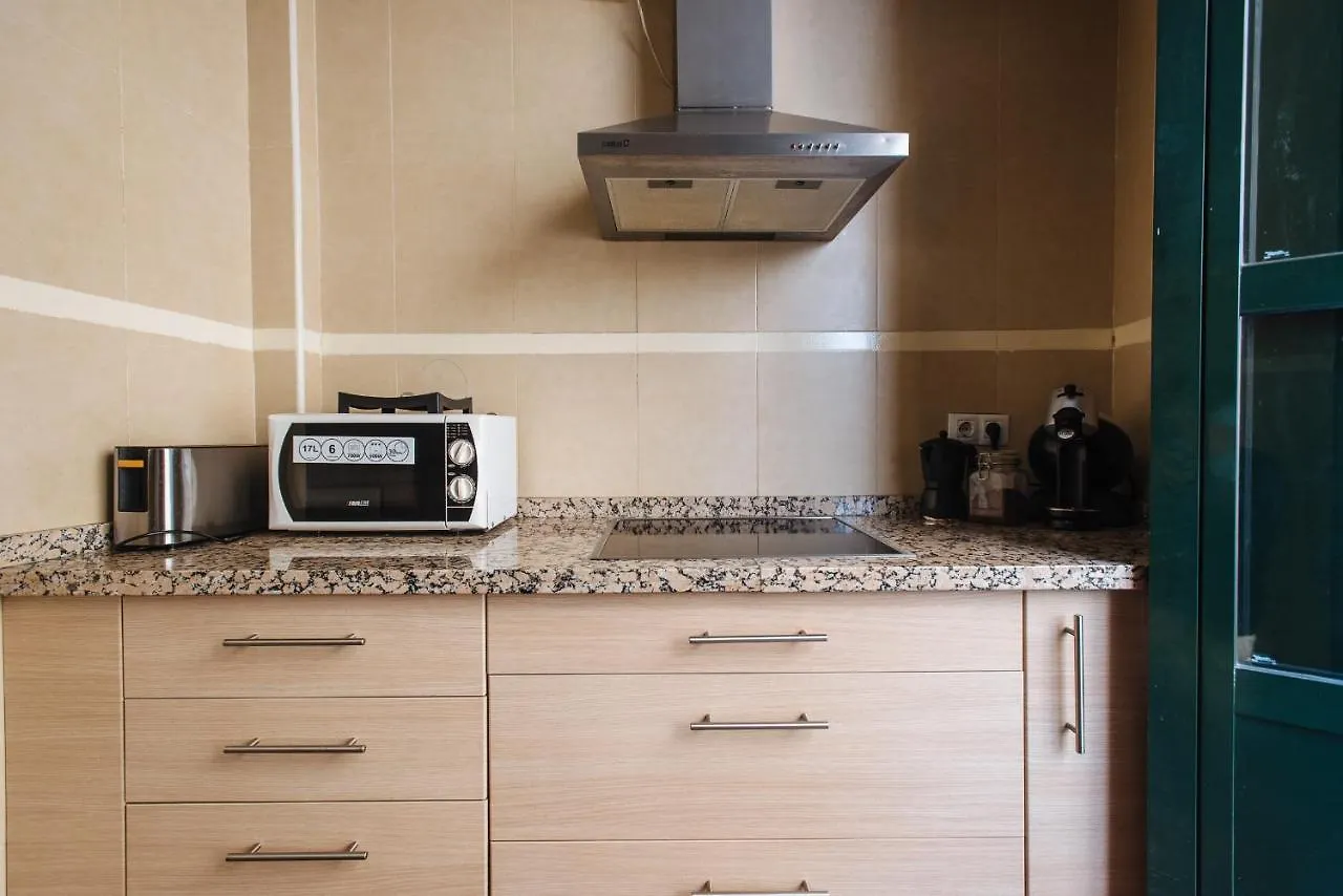 Homeyseville- Bright Apartment At Santa Cruz 6 Pax, Parking Optional  Sewilla