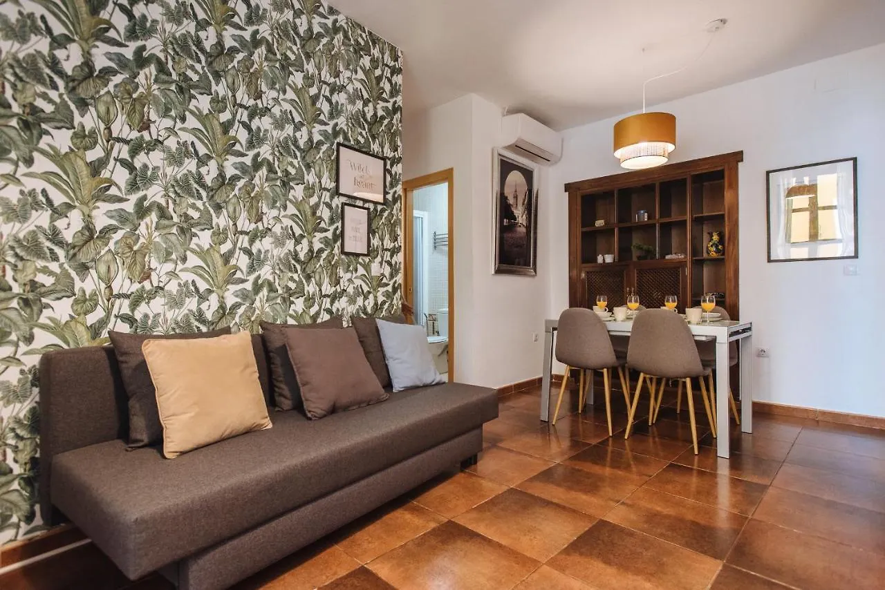 Homeyseville- Bright Apartment At Santa Cruz 6 Pax, Parking Optional Espanha